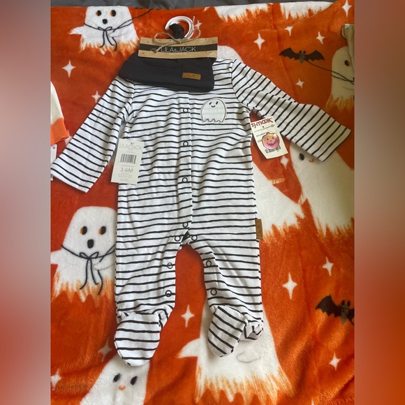 2 Infant Halloween Onsie / Outfit - Picture 12 of 14